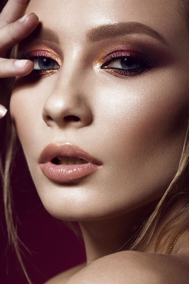 5 culori potrivite pentru smokey eyes. Cum să-ți faci un machiaj de top în 6 pași simpli