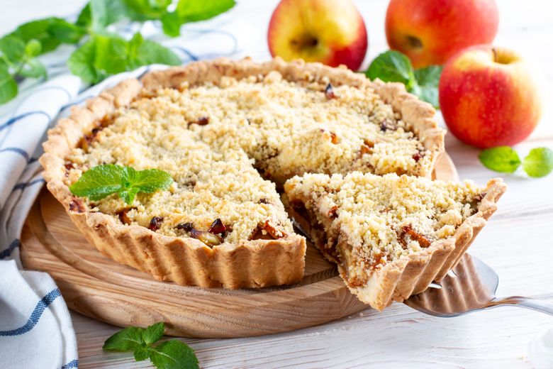 Tartă crumble cu mere. Cum să creezi acasă un desert cu mere care îmbină gustul dulce al fructelor cu crumbleul delicios!