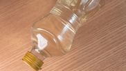 Ce trebuie să pună femeile în găleata cu apă, atunci când șterg podeaua! Trucul util pentru podele strălucitoare