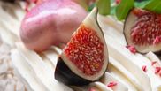 rulada pavlova cu crema de vanilie