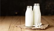Ce se întâmplă dacă pui sare în lapte. 