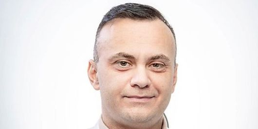 Cine este doctor Adrian Marinescu. ”Pacienta mi-a devenit mama-soacră. De aceea e bine să-ți tratezi cum trebuie pacienții.”