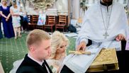 Cât trebuie să plătească tinerii căsătoriți la biserică, atunci când se cunună