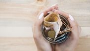 Veste incredibilă pentru milioane de femei din România! Cine poate beneficia de 400 de lei în plus, din partea statului