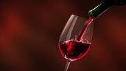 Efectul neștiut pe care îl au boabele de orez puse într-o sticlă de vin! Cu siguranță că vei vrea să încerci acest truc!