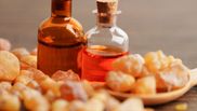 De ce trebuie femeile să pună ulei de tămâie sub limbă. Numeroasele beneficii pe care acest ritual le are pentru organismul nostru