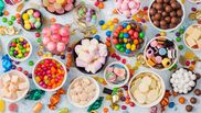 Cine a inventat bomboanele. Povestea intrigantă a bomboanelor și evoluția lor într-un deliciu global!