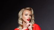 Machiaj pentru rochie roșie. Cum să creezi un machiaj senzual și seducător pentru a complimenta frumusețea acestei culori!