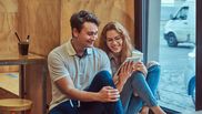 Atracția subtilă. Descoperă mentalitățile pe care bărbații le apreciază la o femeie și care îi captivează inima!