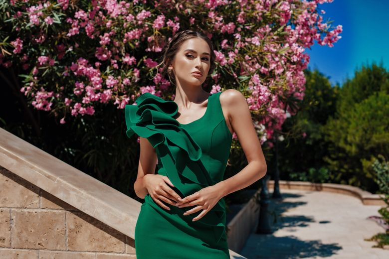 Machiaj pentru rochie verde. Cum să puneți în evidență frumusețea unei rochii verzi cu un machiaj care să completeze aspectul cu rafinament!
