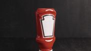 De ce trebuie să curețe femeile tigăile cu ketchup. Trucul util cu efect nebănuit!