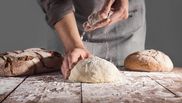 Ce trebuie să pună gospodinele în rețeta de pâine pentru a ieși moale și pufoasă. Trucul brutarilor iscusiți!