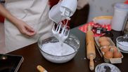 Ce trebuie să pună femeile în frișcă pentru a se întări. Trucul cofetarilor pricepuți!