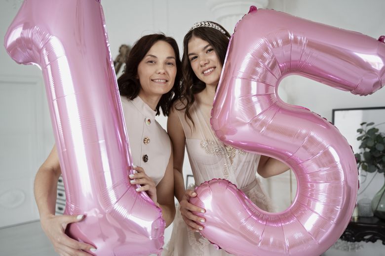 De la Copilărie la Adolescență: Top 5 Cadouri pentru Fiica Ta de 15 Ani De la Copilărie la Adolescență: Top 5 Cadouri pentru Fiica Ta de 15 Ani