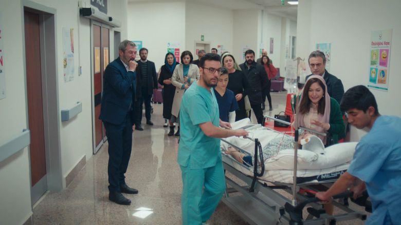 În această seară, de la ora 20:00, în “Melek”, la Kanal D, Defne si Omer luptă pentru viață În această seară, de la ora 20:00, în “Melek”, la Kanal D, Defne si Omer luptă pentru viață