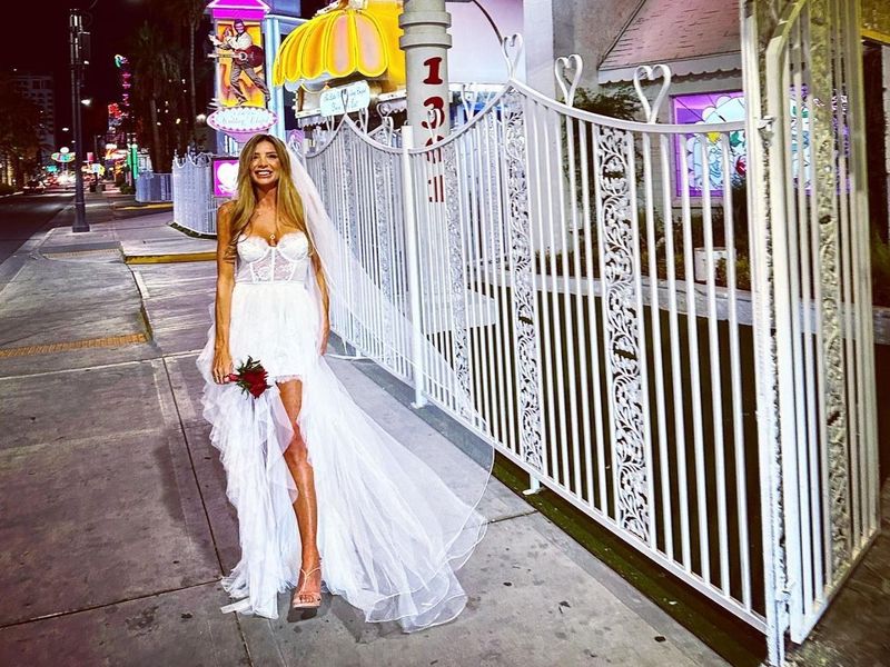 linca Obădescu, prezentatoarea Știrilor Kanal D s-a căsătorit și &icirc;n Las Vegas