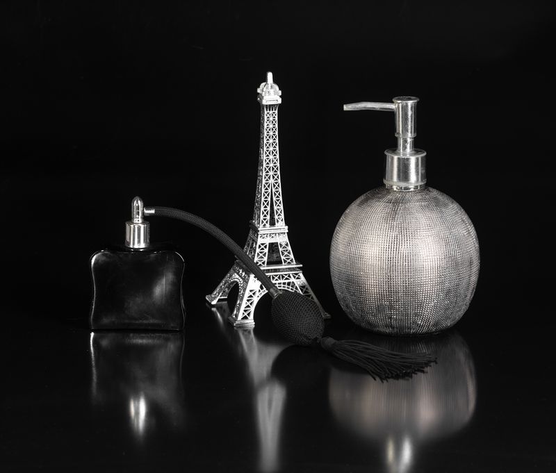 cine a inventat parfumul