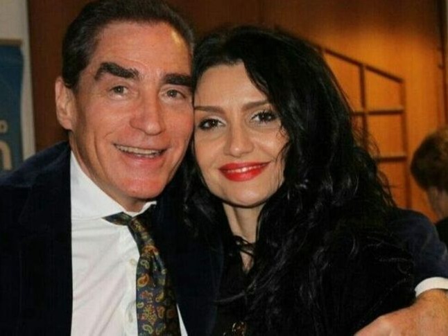 Ce diferență de v&acirc;rstă este &icirc;ntre Petre Roman și soția sa! Silvia Chifiriuc a avut &icirc;ntotdeauna o atracție pentru bărbații cu mult mai &icirc;n v&acirc;rstă dec&acirc;t ea!