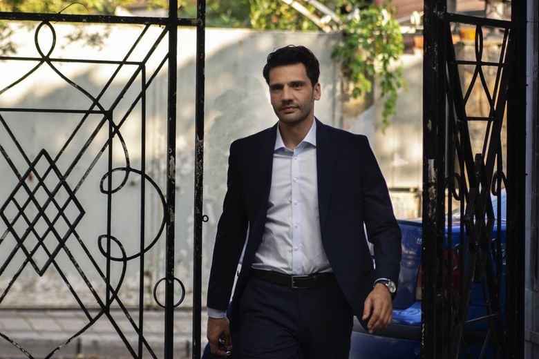 In ce mod inedit se relaxeaza Kaan, actorul din serialul fenomen de la Kanal D “Secrete de familie”  “De altfel, primul lucru pe care il fac…”