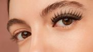Masca naturală care îți va face genele să crească! Trucul incredibil de care au nevoie femeile, pentru o privire pătrunzătoare!