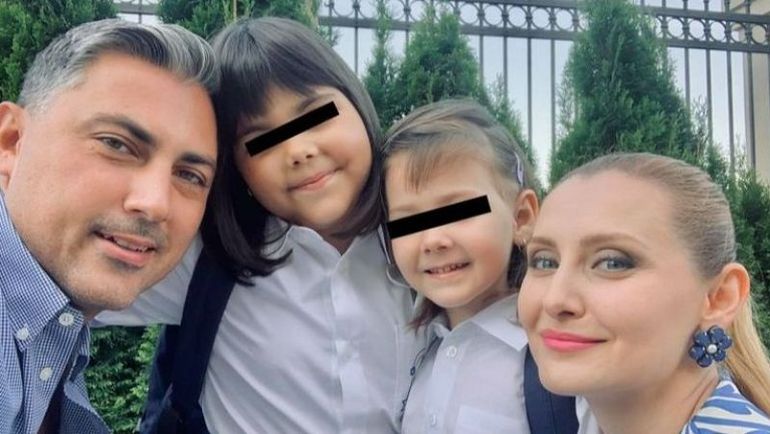 Alina Sorescu și Alexandru Ciucu, din nou &icirc;mpreună, &icirc;n plin proces de divorț! Cei doi au fost alături de fiicele lor &icirc;n prima zi a noului an școlar