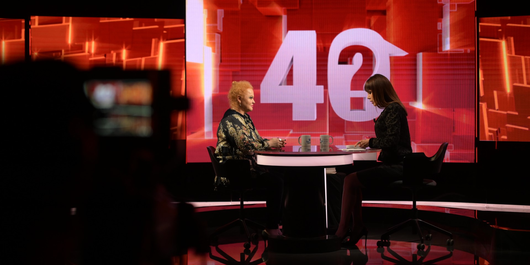 Dezvaluiri la “40 de intrebari cu Denise Rifai”, astazi ; Ce i-a spus Marius Teicu Narcisei Suciu despre prestatia artistica a Christinei Aguilera, de la Cerbul de Aur din 1997