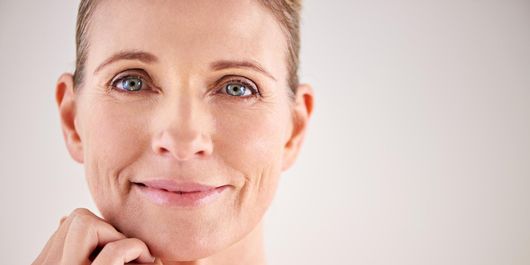 6 remedii și obiceiuri împotriva ridurilor pe care trebuie să le iei în calcul pentru rutina zilnică de îngrijire a pielii
