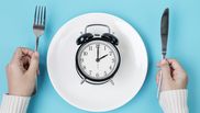 Ghid detaliat al postului intermitent 16/8 pentru începători. Cum să obțineți cele mai bune rezultate