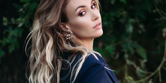 Descoperă secretele unei apariții impecabile. 10 lucruri pe care să le eviți pentru a nu avea un look ieftin