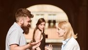 Dincolo de infidelitate. Ce se ascunde în mintea bărbatului care înșală