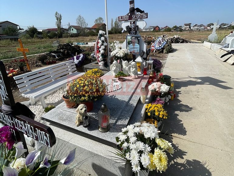 Cum arată morm&acirc;ntul lui Sebi, t&acirc;nărul care a decedat &icirc;n urma accidentului de la 2 Mai