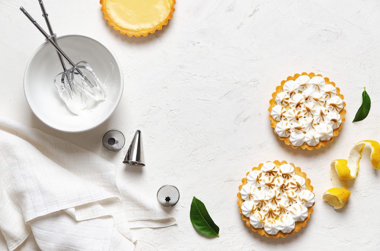 Tarte cu prune și bezea. Trebuie neapărat să le încerci! Tarte cu prune și bezea. Trebuie neapărat să le încerci!