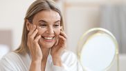 Cele mai bune sfaturi pentru îngrijirea feței după 50 de ani 