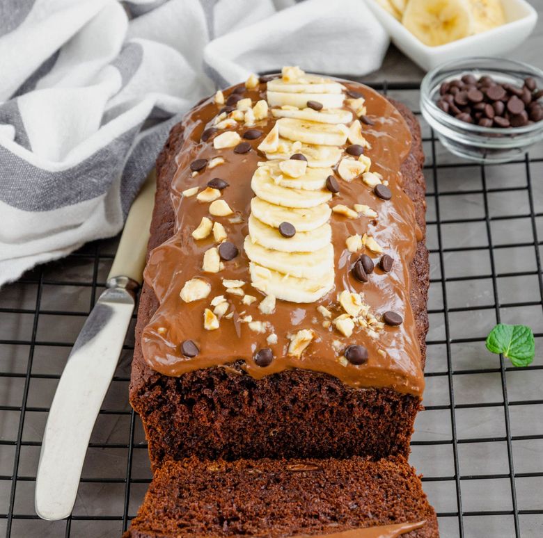 Banana bread cu ciocolată. O explozie de arome dulci și texturi moi pentru toți iubitorii de deserturi!