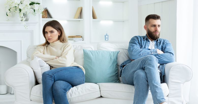 Cum recunoști gaslighting-ul și ce poți să faci să ieși dintr-o relație în care ești abuzată emoțional