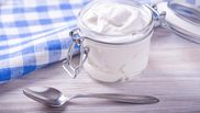 Masca minune din iaurt de casă. Trucul de frumusețe care va hidrata și întineri pielea femeilor 