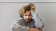 Cum recunoști depresia la bărbați. Cinci semne la care să fii atentă