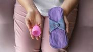 Cum poți scăpa ușor de durerile menstruale. 5 remedii pe care le poți încerca