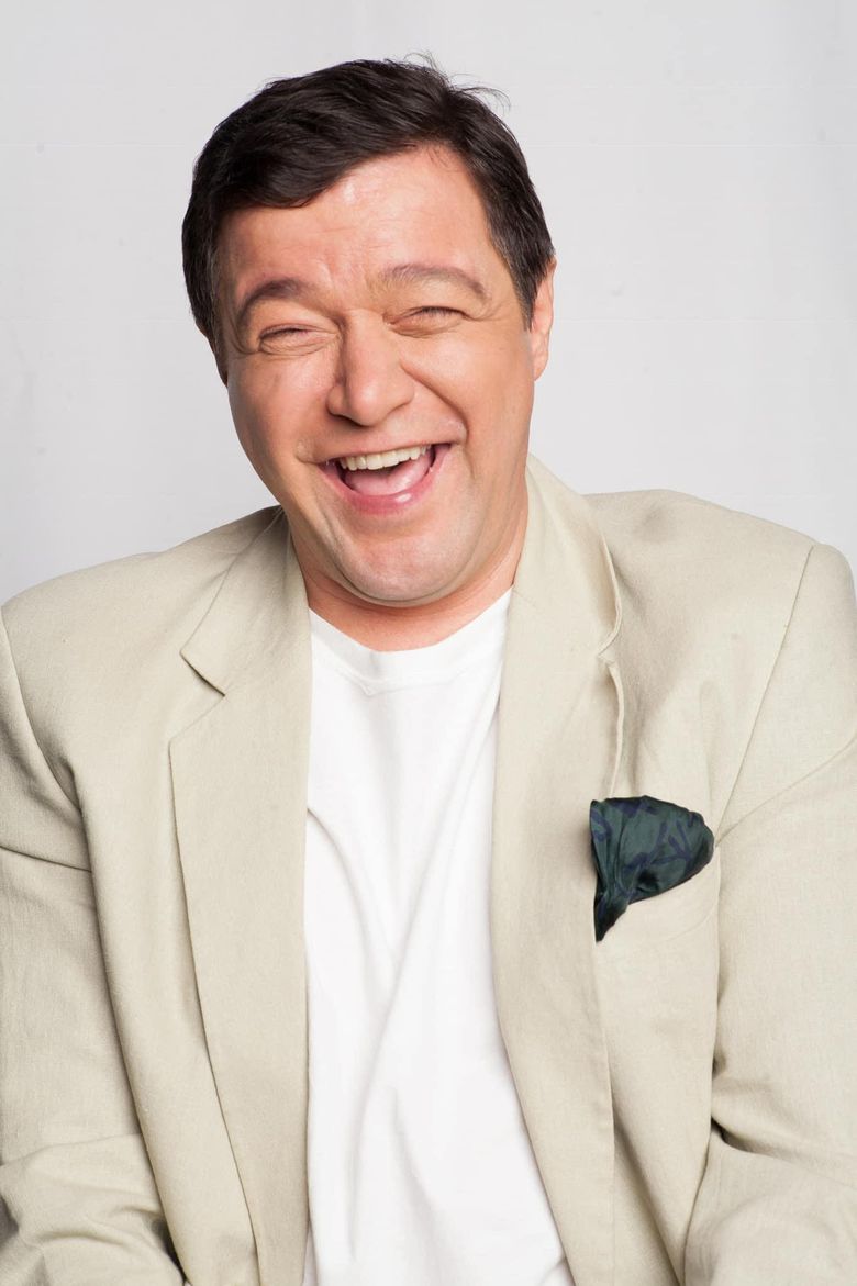 Cine este Văru' Sandel.  “Au zis că sunt un văr venit în vizită în seara de Revelion”