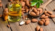 Modalitatea prin care poți prepara ulei de migdale, chiar la tine acasă! Părul doamnelor va deveni mult mai puternic și strălucitor 