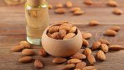 Modalitatea prin care poți prepara ulei de migdale, chiar la tine acasă! Părul doamnelor va deveni mult mai puternic și strălucitor 