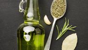 Cum poți obține sprâncene mai dese, cu ajutorul unui ingredient natural. Trucul de frumusețe care va avea rezultate spectaculoase
