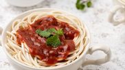 spaghete cu sos rosu