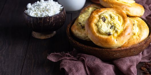 Melcișori cu brânză și stafide. O rețetă adaptată zilelor noastre, dar cu un gust autentic!