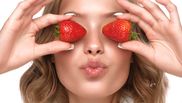 Masca naturală de căpșuni, cu efecte miraculoase! Trucul util pentru femeile care vor să scape de riduri