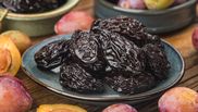 Rețeta de prune deshidratate umplute cu miez de nucă și cremă de smântână a Cristinei Șișcanu