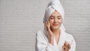 Crema cu semințe de in și pătrunjel pentru combaterea ridurilor faciale. Trucul de frumusețe pentru îngrijirea corespunzătoare a pielii