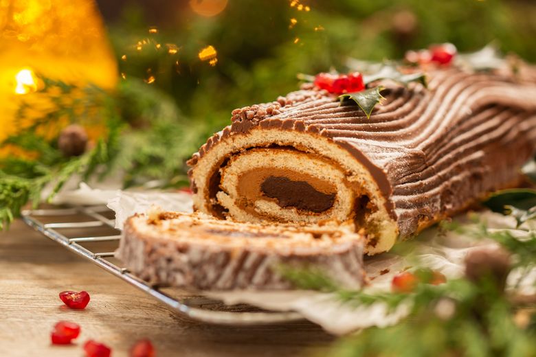 Tort buturugă. Un desert surprinzător, mai ales pentru sărbători! Tort buturugă. Un desert surprinzător, mai ales pentru sărbători!