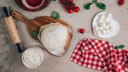 pizza cu blat facut in casa