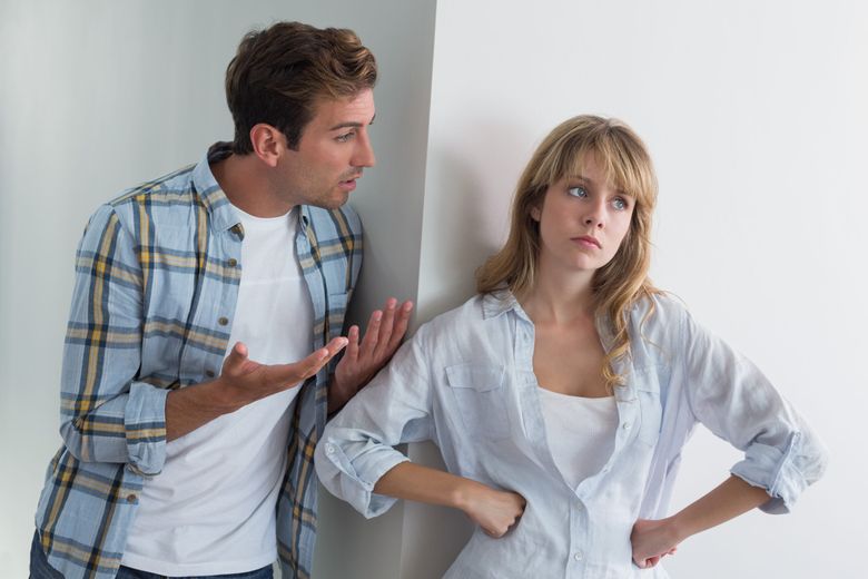 10 fraze din gaslighting la care să fii atentă